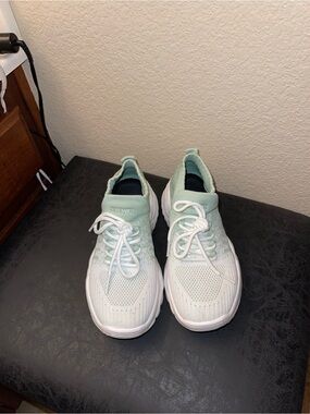 Light Mint Knit Athletic Sneakers for Women - Unknown Brand